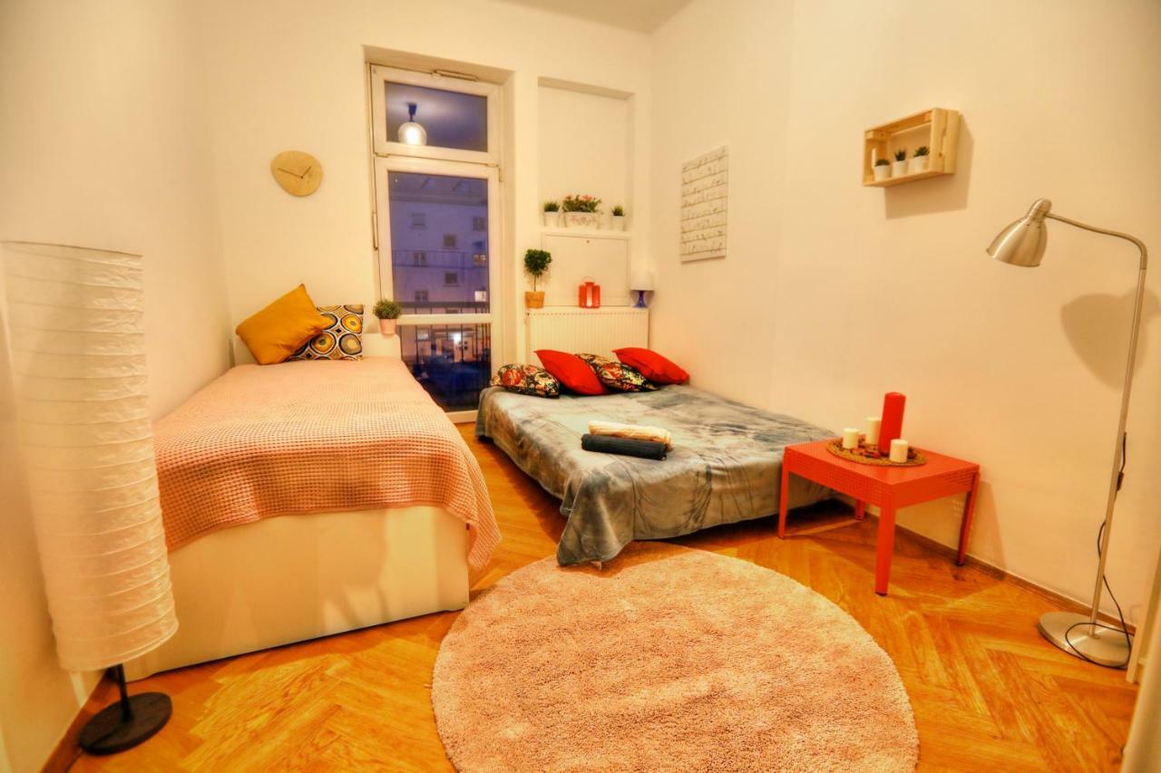 Big&Bright- Golden Apartments- Old Town קרקוב מראה חיצוני תמונה